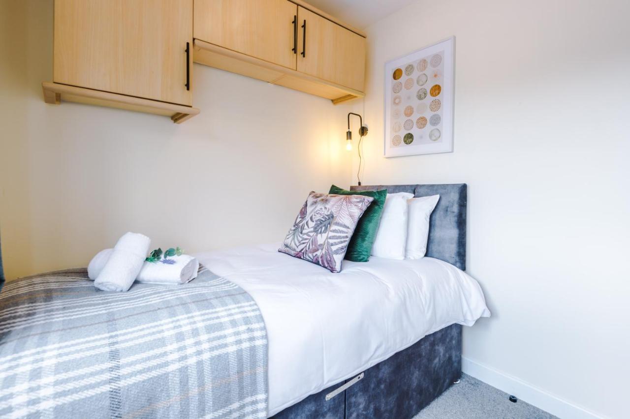 Charming 3-Bed Cottage In Chester, Ideal For Families & Workers, Free Parking - Sleeps 7 Exterior foto