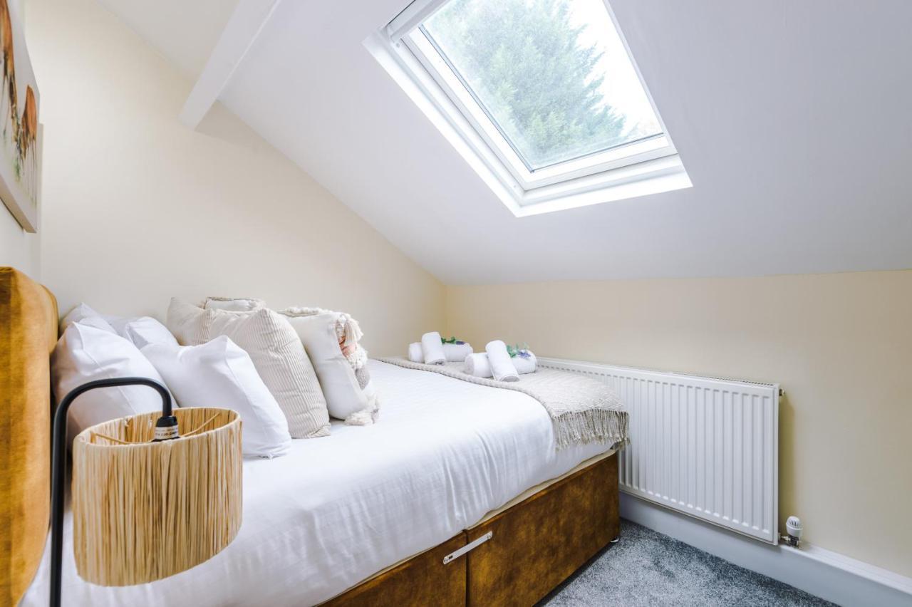 Charming 3-Bed Cottage In Chester, Ideal For Families & Workers, Free Parking - Sleeps 7 Exterior foto