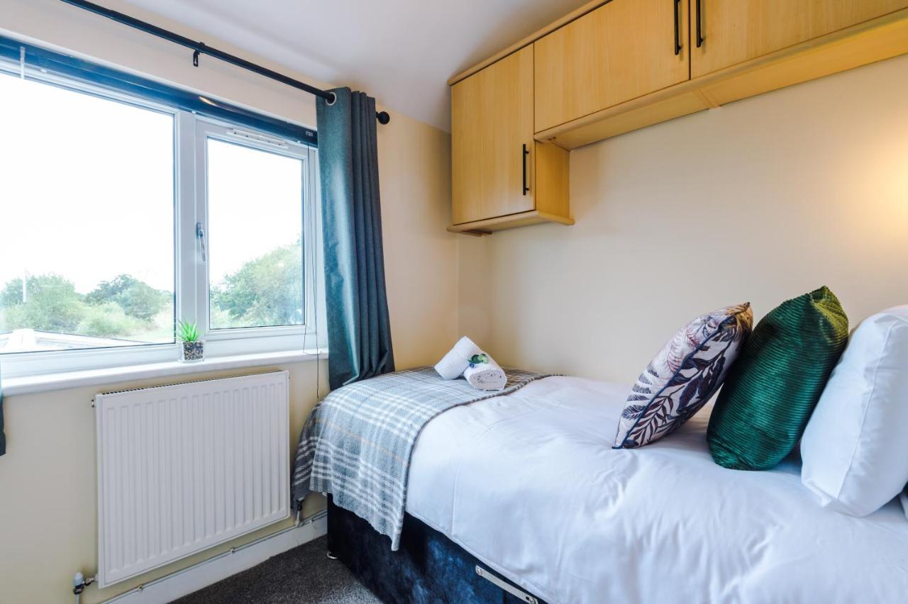 Charming 3-Bed Cottage In Chester, Ideal For Families & Workers, Free Parking - Sleeps 7 Exterior foto