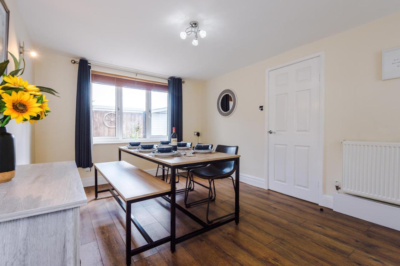 Charming 3-Bed Cottage In Chester, Ideal For Families & Workers, Free Parking - Sleeps 7 Exterior foto
