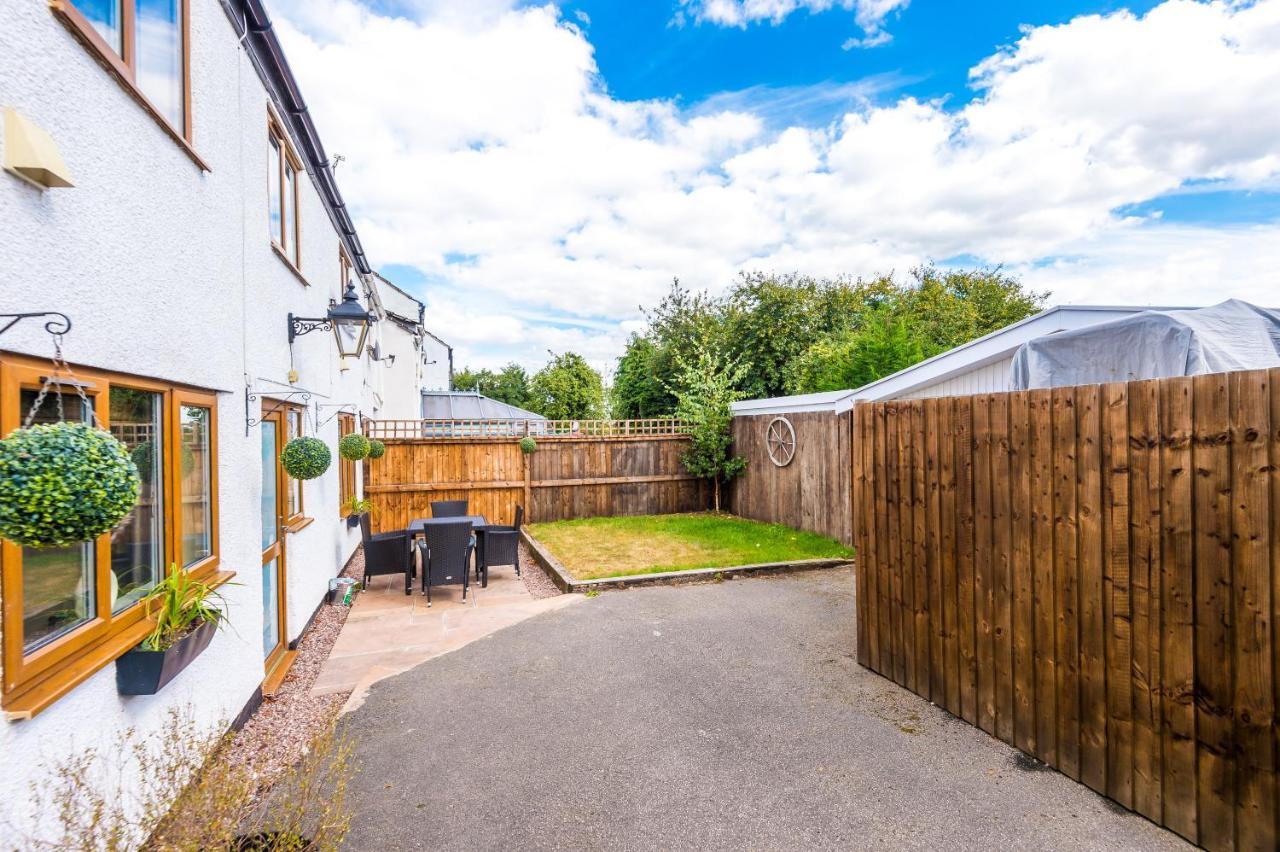 Charming 3-Bed Cottage In Chester, Ideal For Families & Workers, Free Parking - Sleeps 7 Exterior foto